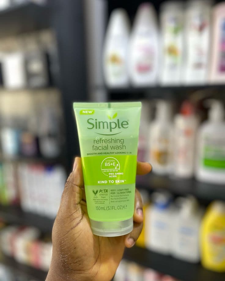 SIMPLE REFRESHING FACIAL WASH